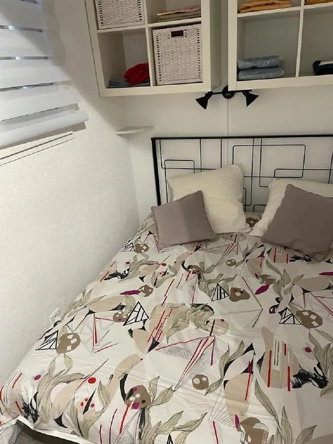 Entre St-Raphael Et St-Tropez. Studio Pieds Dans L'Eau, A Partir De 600 Euros/Semaine. Saint Aygulf France
