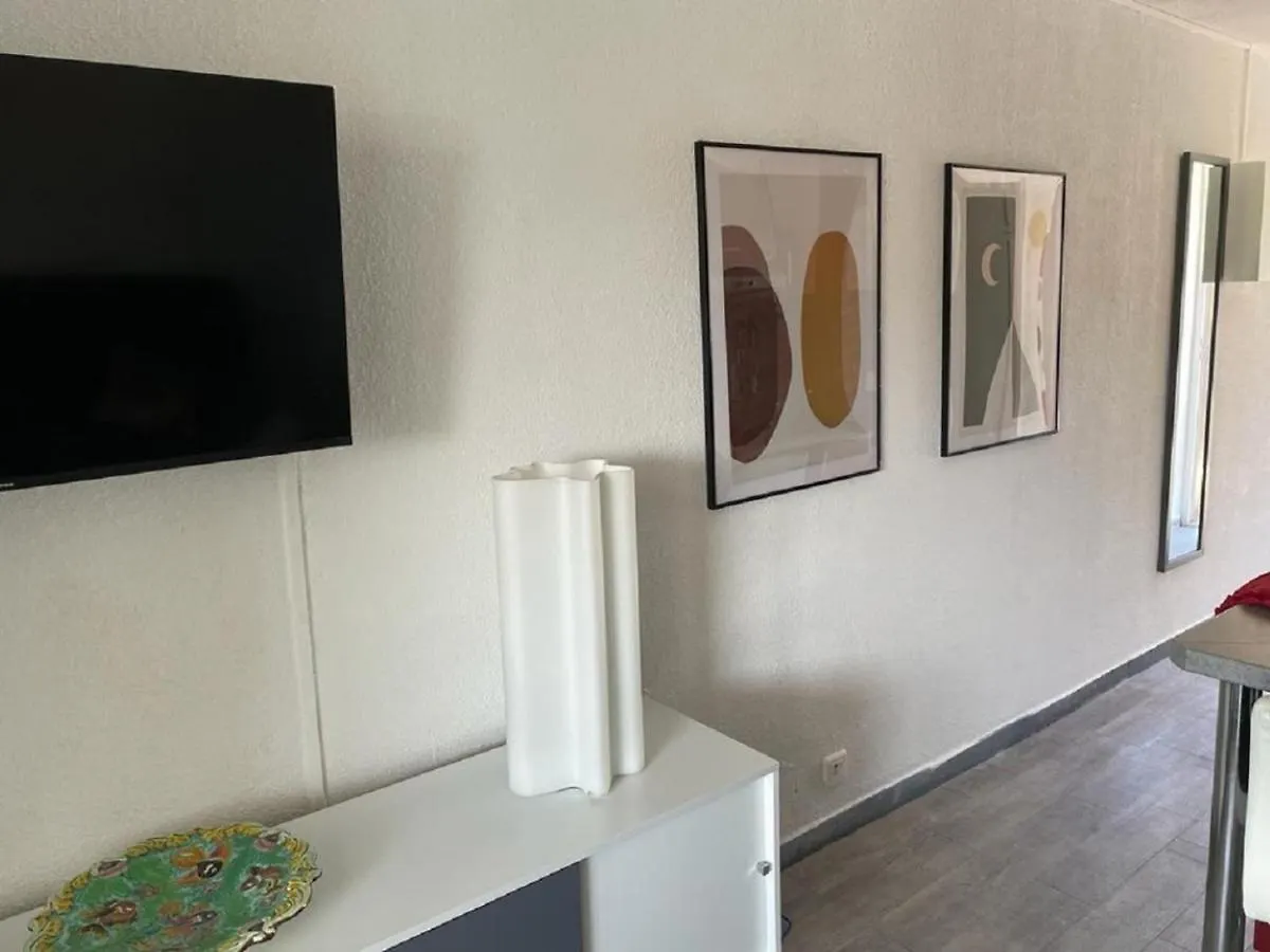 Entre St-Raphael Et St-Tropez. Studio Pieds Dans L'Eau, A Partir De 600 Euros/Semaine. Saint Aygulf