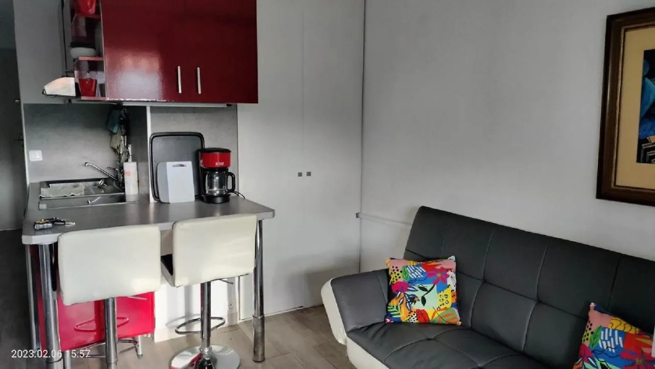 Entre St-Raphael Et St-Tropez. Studio Pieds Dans L'Eau, A Partir De 600 Euros/Semaine. Saint Aygulf Apartment
